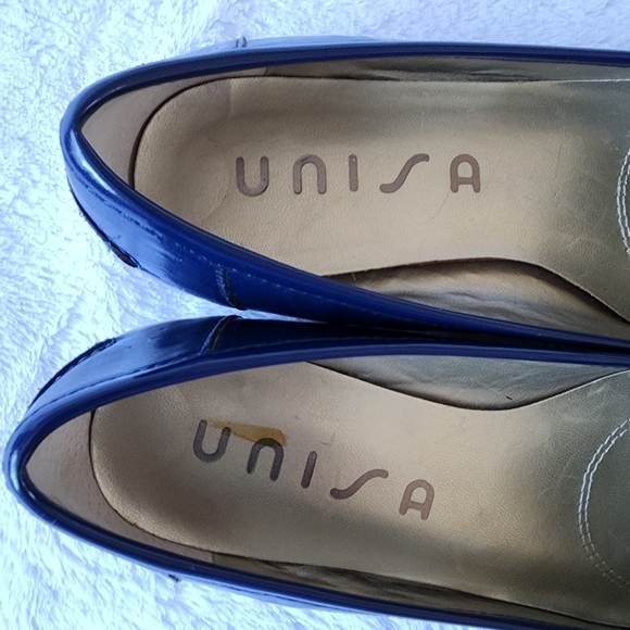 Unisa navy leather slip on flat loafer US 6 Preowned - Picture 7 of 10